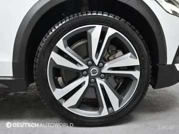 2020 Volvo V60 Cross Country с пробегом 22 028 км