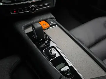 2025 Volvo V90 Cross Country с пробегом 9 432 км