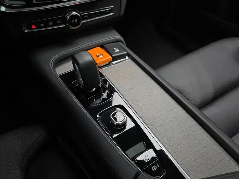 2025 Volvo V90 Cross Country с пробегом 9 432 км