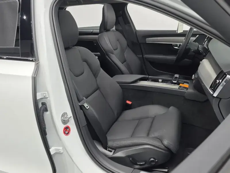 2025 Volvo V90 Cross Country с пробегом 9 432 км