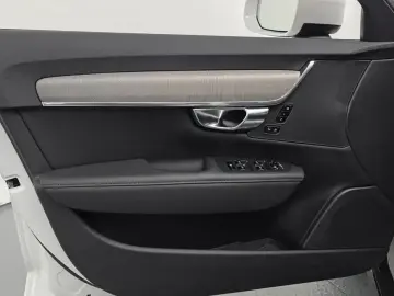 2025 Volvo V90 Cross Country с пробегом 9 432 км