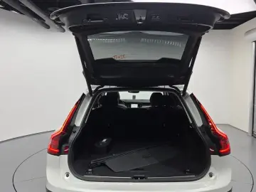 2025 Volvo V90 Cross Country с пробегом 9 432 км