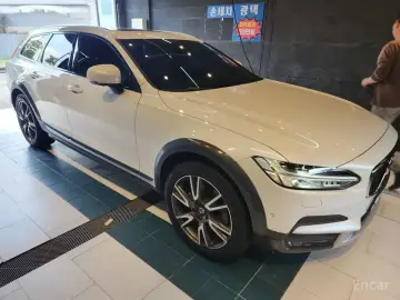 Volvo V90 Cross Country