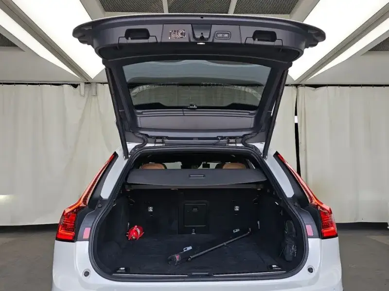 2021 Volvo V90 Cross Country с пробегом 57 452 км