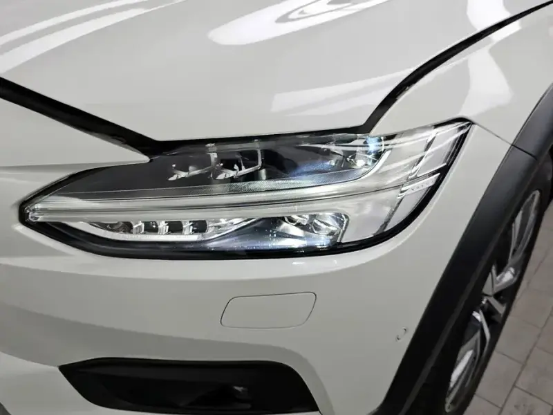 2021 Volvo V90 Cross Country с пробегом 57 452 км