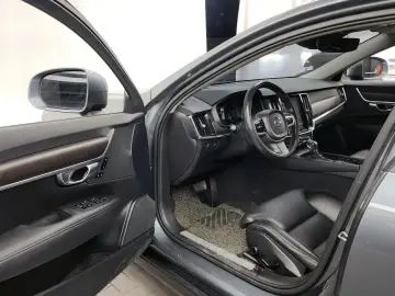 2017 Volvo V90 Cross Country с пробегом 134 782 км