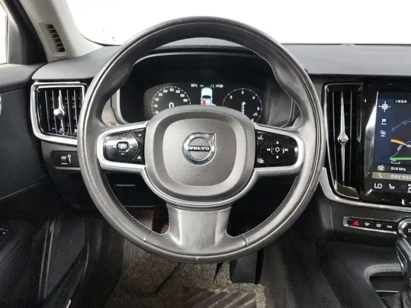 2017 Volvo V90 Cross Country с пробегом 134 782 км