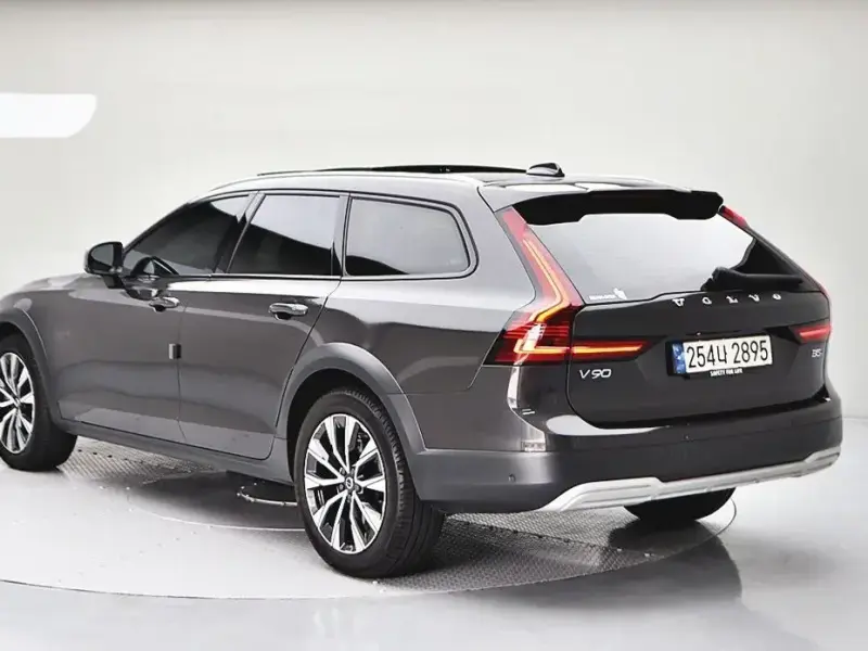 2023 Volvo V90 Cross Country с пробегом 29 369 км