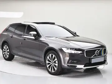 2023 Volvo V90 Cross Country с пробегом 29 369 км