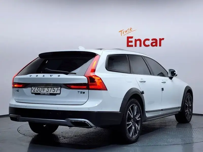 2018 Volvo V90 Cross Country с пробегом 92 158 км