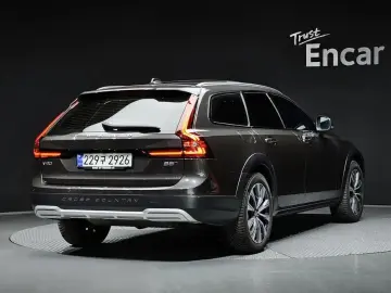 2021 Volvo V90 Cross Country с пробегом 111 294 км