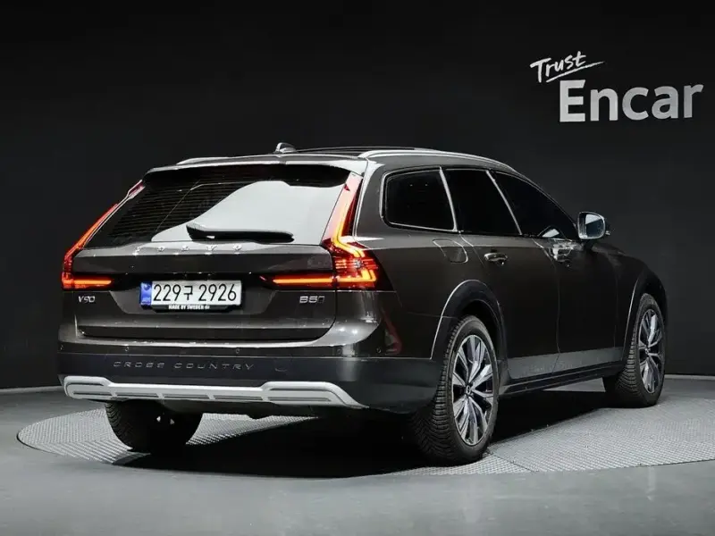 2021 Volvo V90 Cross Country с пробегом 111 294 км