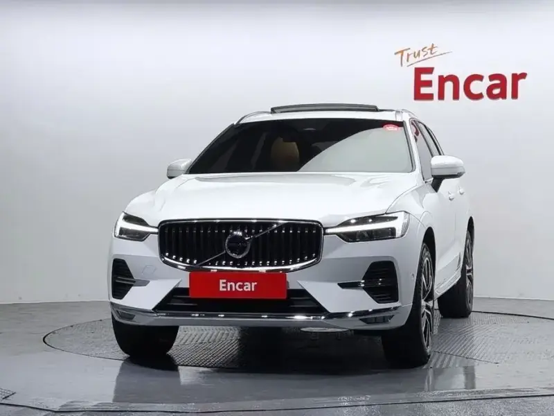2025 Volvo XC60 с пробегом 5 842 км
