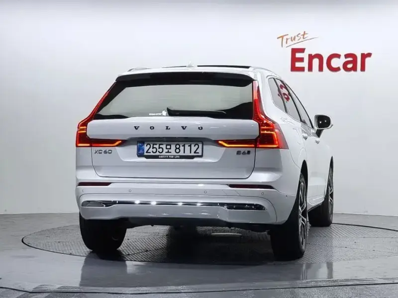 2025 Volvo XC60 с пробегом 5 842 км