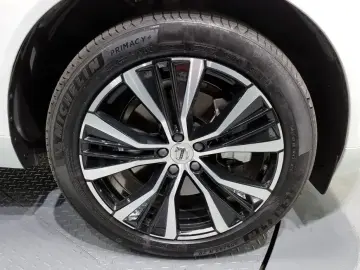 2025 Volvo XC60 с пробегом 5 842 км
