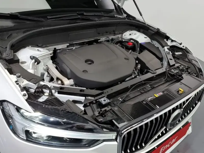 2025 Volvo XC60 с пробегом 5 842 км
