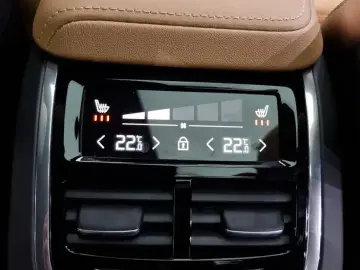 2025 Volvo XC60 с пробегом 5 842 км