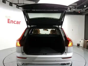 2025 Volvo XC60 с пробегом 5 842 км