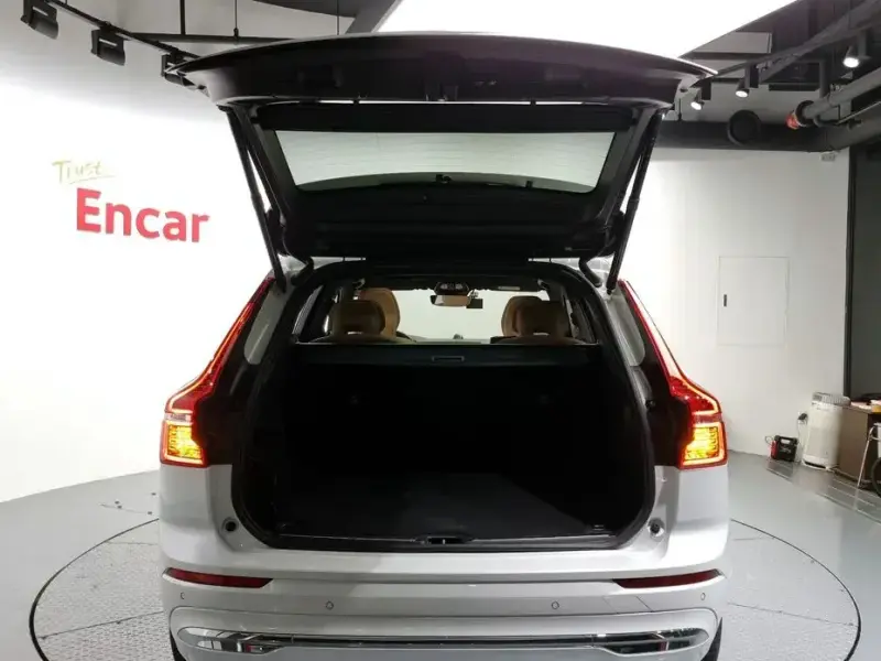 2025 Volvo XC60 с пробегом 5 842 км