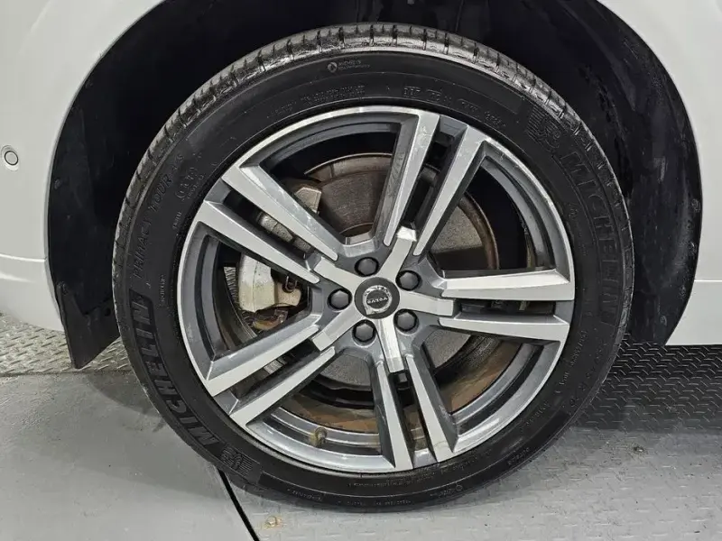 2021 Volvo XC60 с пробегом 130 032 км