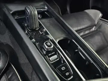 2021 Volvo XC60 с пробегом 130 032 км
