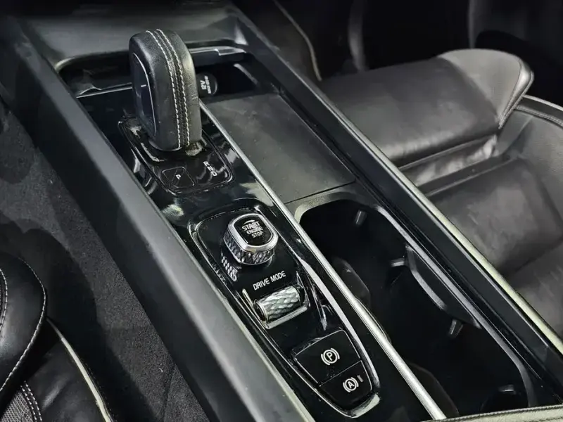 2021 Volvo XC60 с пробегом 130 032 км