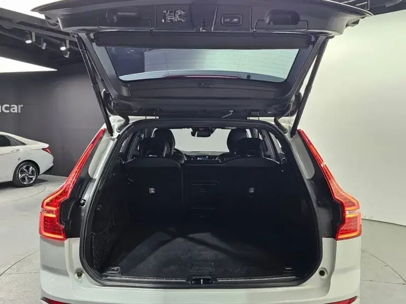 2021 Volvo XC60 с пробегом 130 032 км
