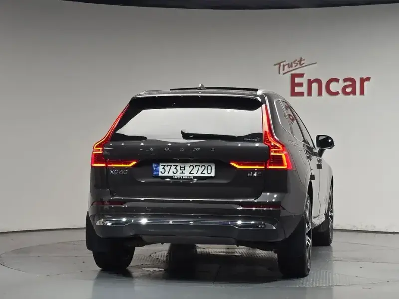 2024 Volvo XC60 с пробегом 31 033 км