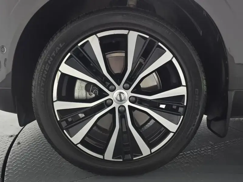 2024 Volvo XC60 с пробегом 31 033 км