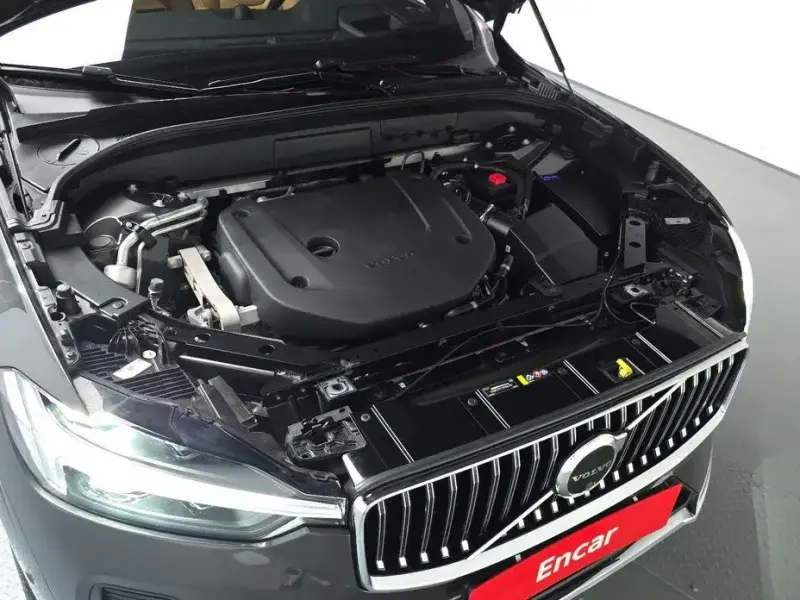 2024 Volvo XC60 с пробегом 31 033 км