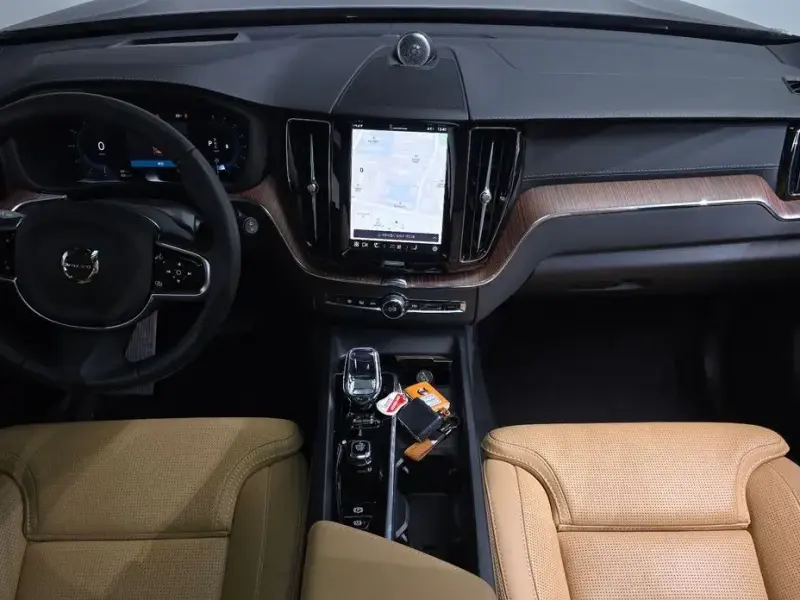 2024 Volvo XC60 с пробегом 31 033 км