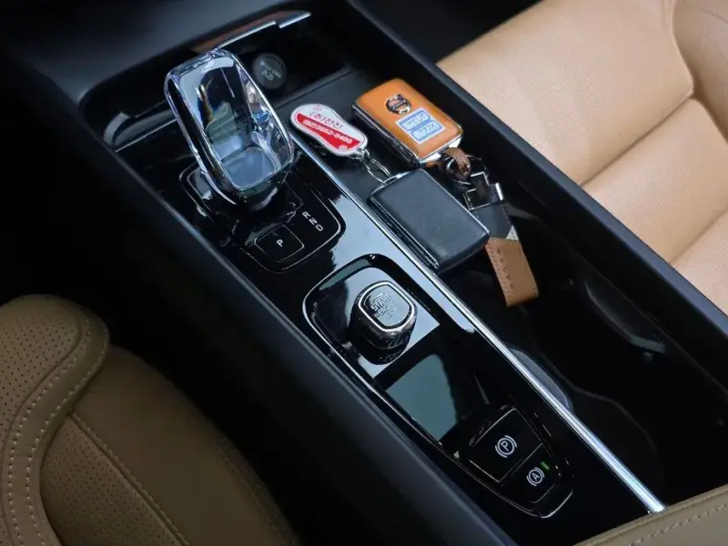 2024 Volvo XC60 с пробегом 31 033 км