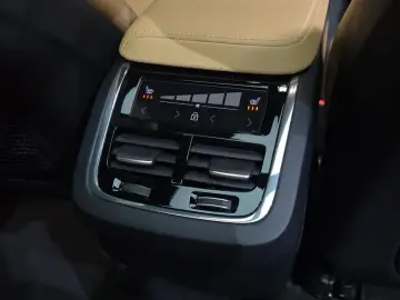 2024 Volvo XC60 с пробегом 31 033 км