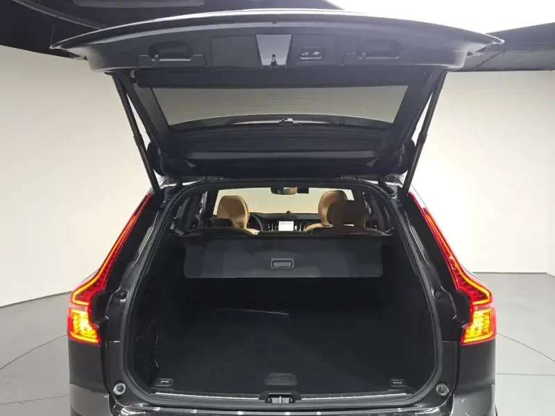 2024 Volvo XC60 с пробегом 31 033 км