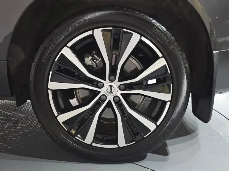 2024 Volvo XC60 с пробегом 31 033 км