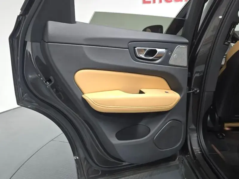 2024 Volvo XC60 с пробегом 31 033 км