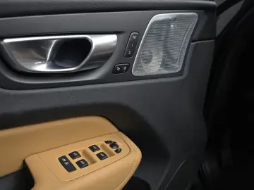 2024 Volvo XC60 с пробегом 31 033 км