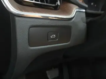 2024 Volvo XC60 с пробегом 31 033 км