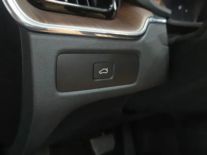 2024 Volvo XC60 с пробегом 31 033 км