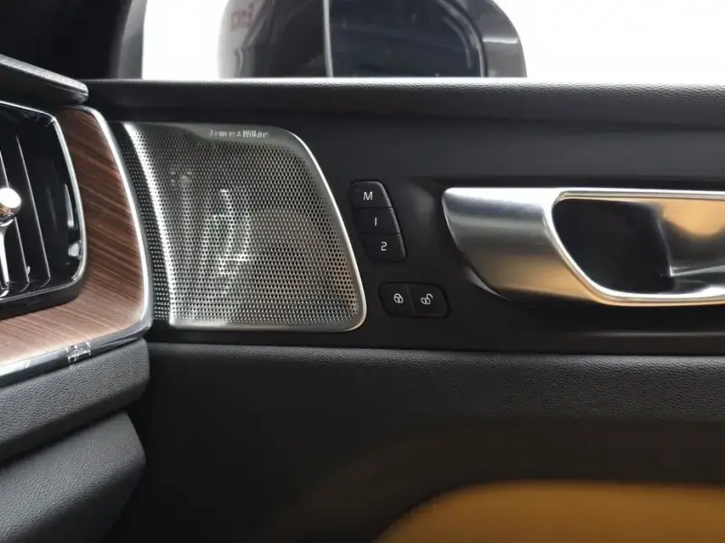 2024 Volvo XC60 с пробегом 31 033 км
