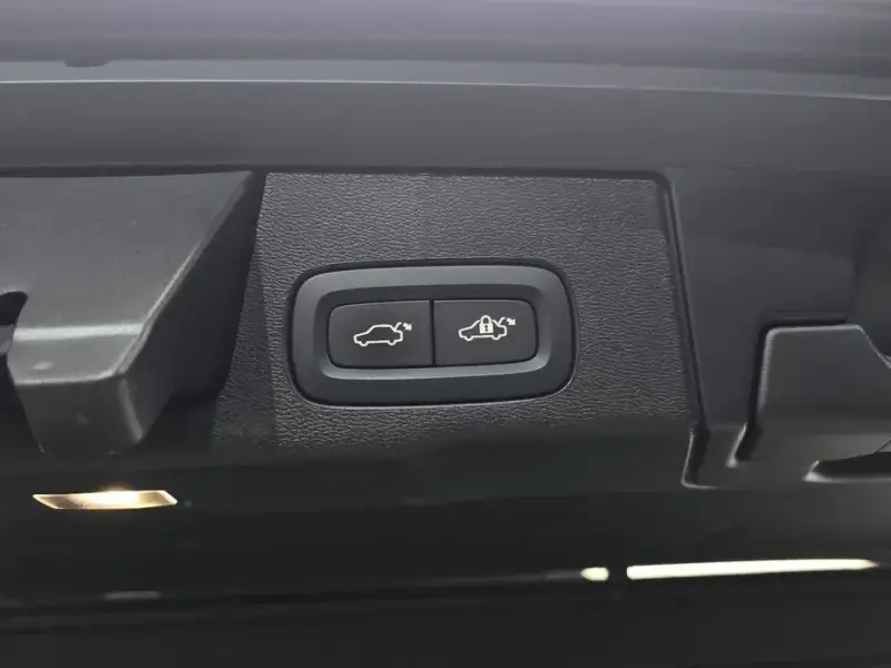 2024 Volvo XC60 с пробегом 31 033 км