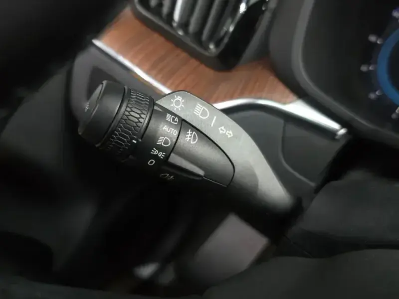 2024 Volvo XC60 с пробегом 31 033 км
