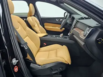 2023 Volvo XC60 с пробегом 24 499 км