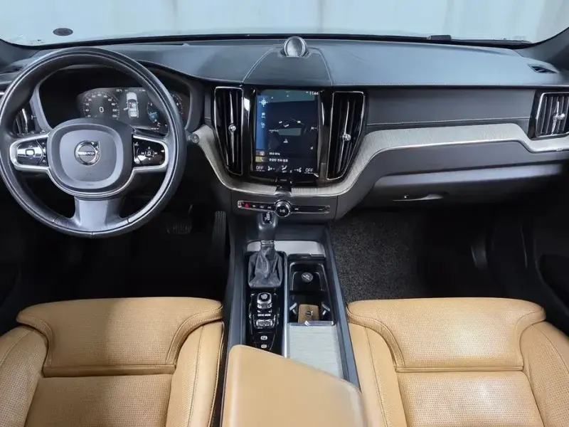 2019 Volvo XC60 с пробегом 170 076 км