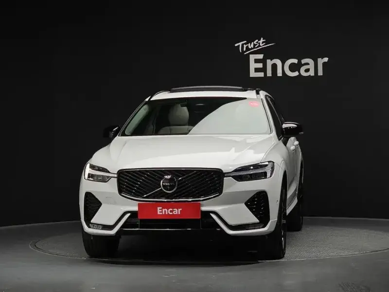 2025 Volvo XC60 с пробегом 4 464 км