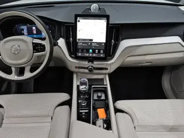 2025 Volvo XC60 с пробегом 4 464 км