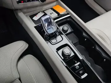 2025 Volvo XC60 с пробегом 4 464 км