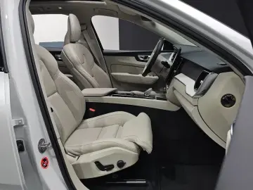 2025 Volvo XC60 с пробегом 4 464 км