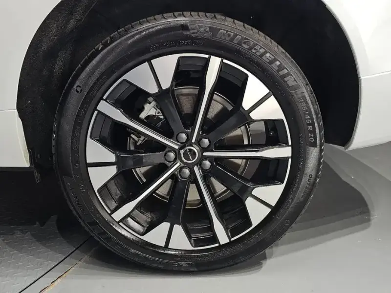 2025 Volvo XC60 с пробегом 4 464 км