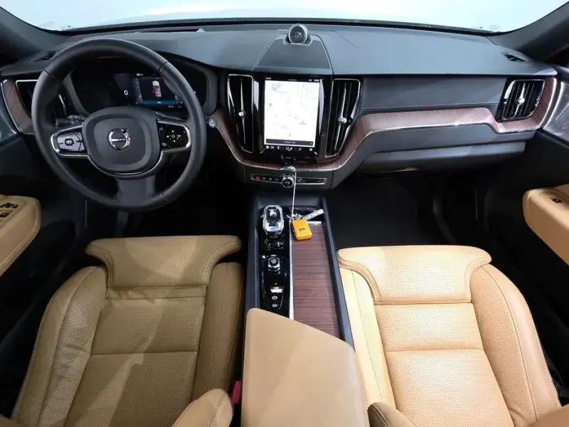 2024 Volvo XC60 с пробегом 18 694 км
